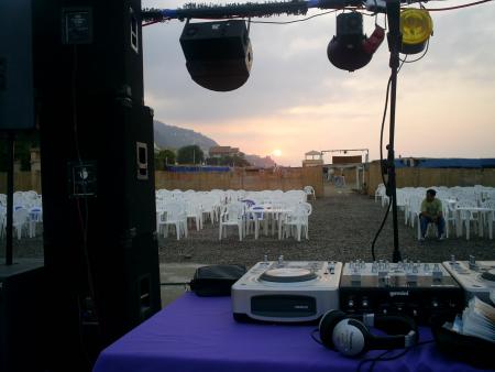 dj black & white